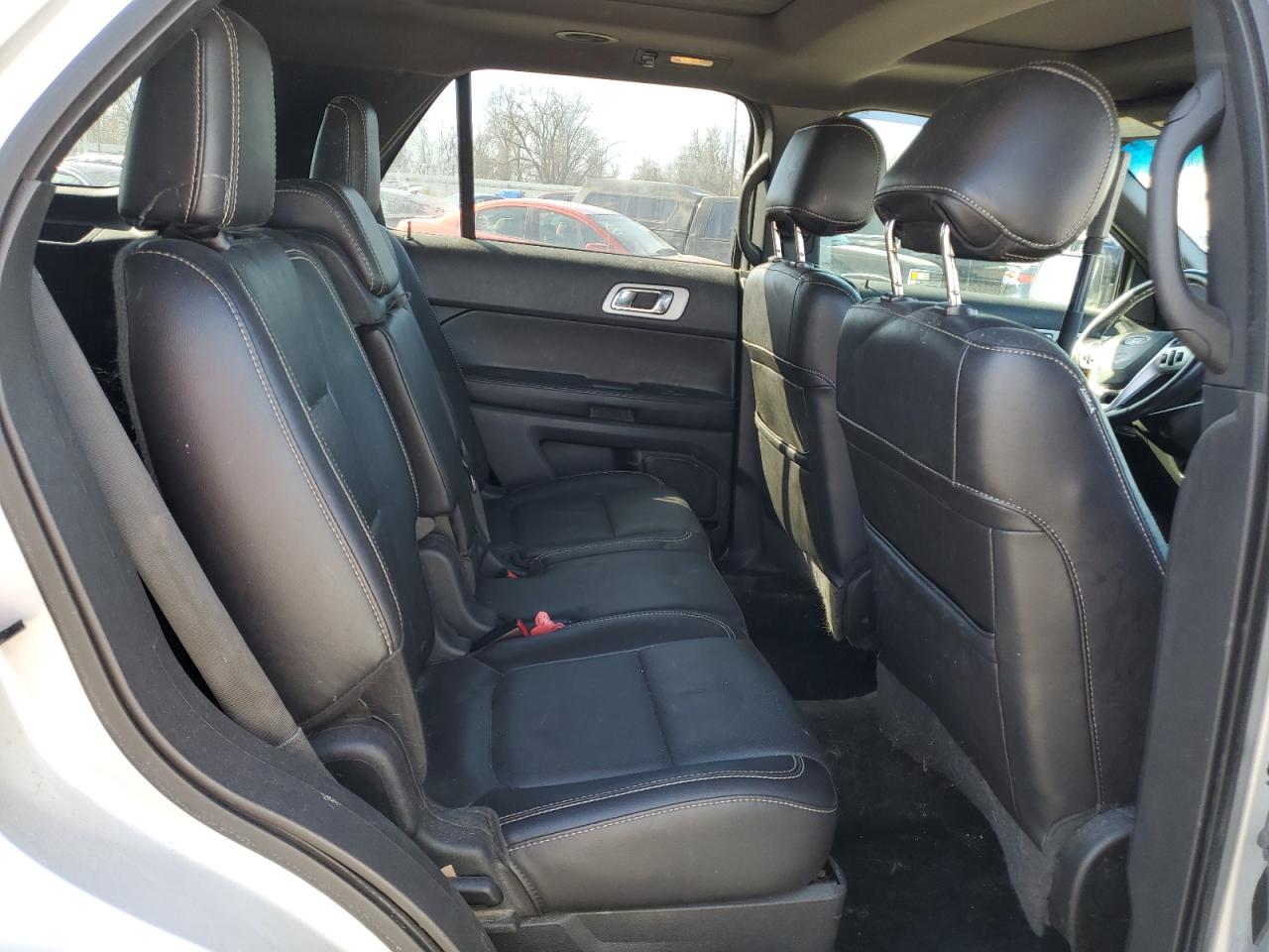 2014 Ford Explorer - Image 11