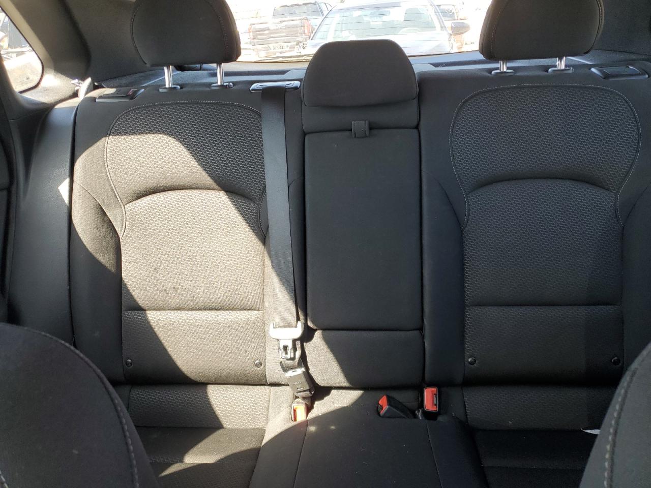2018 Hyundai Elantra - Image 10