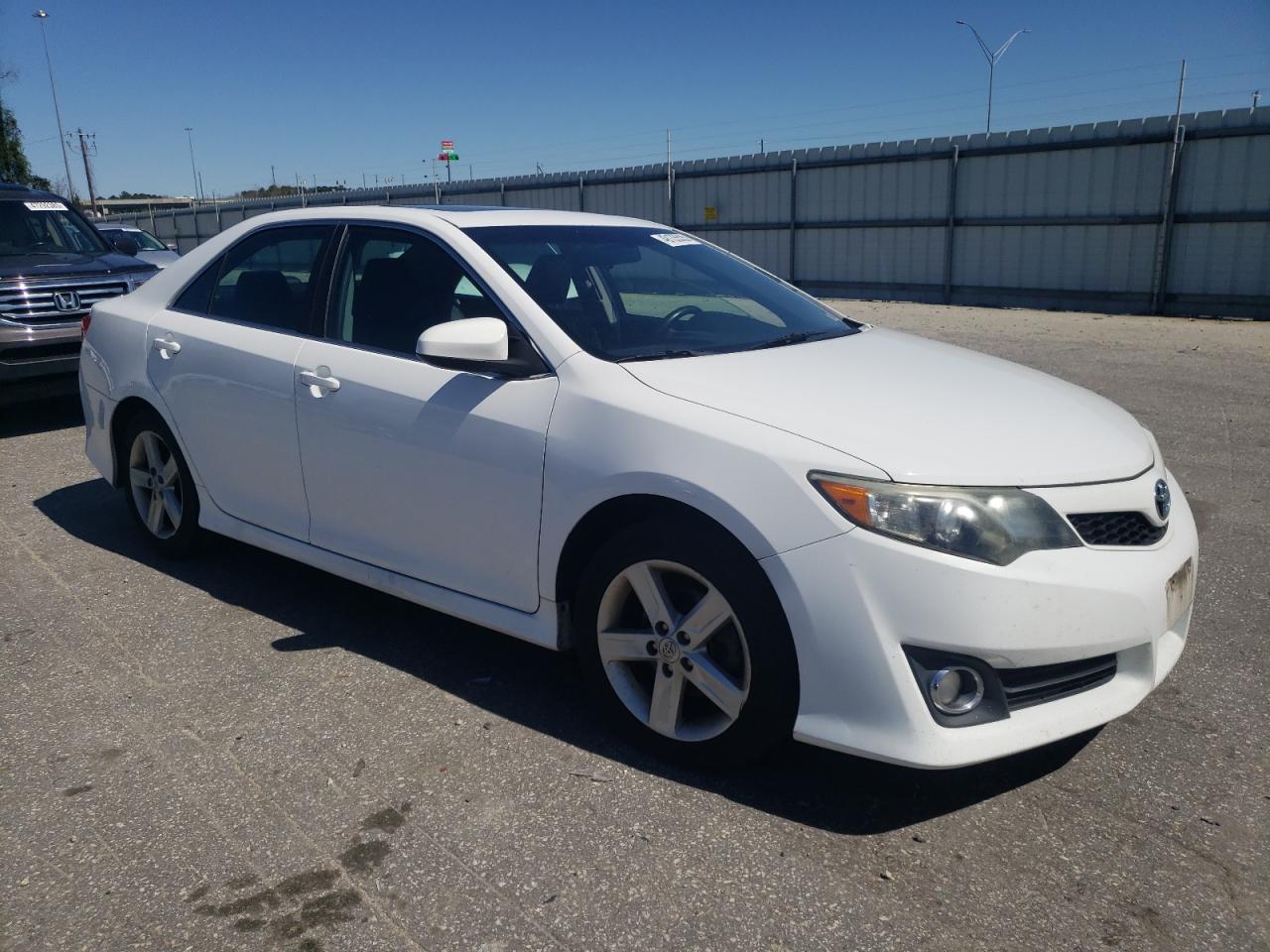 2014 Toyota Camry - Image 4