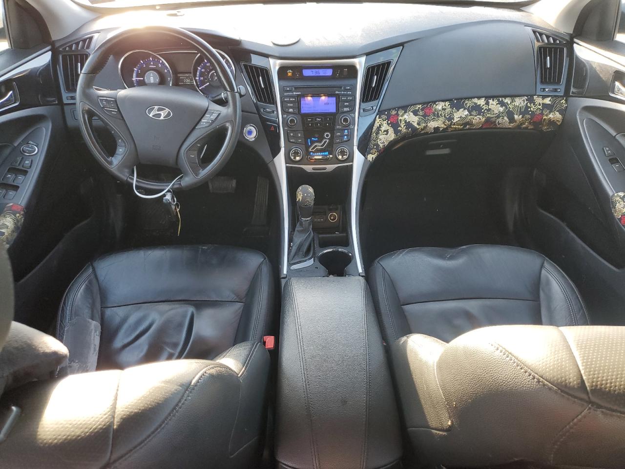 2012 Hyundai Sonata - Image 8