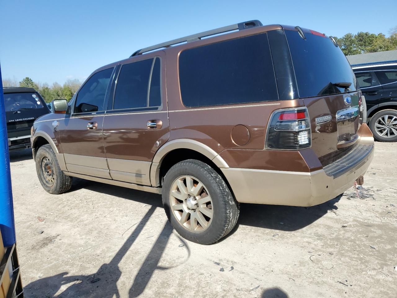 2011 Ford Expedition - Image 2