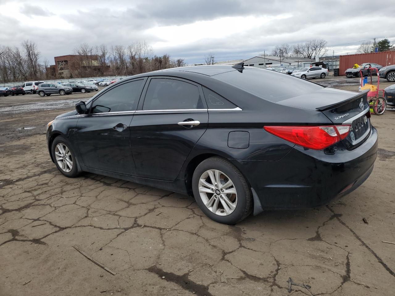 2013 Hyundai Sonata - Image 2
