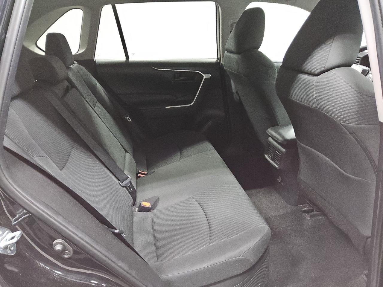 2021 Toyota RAV 4 - Image 11
