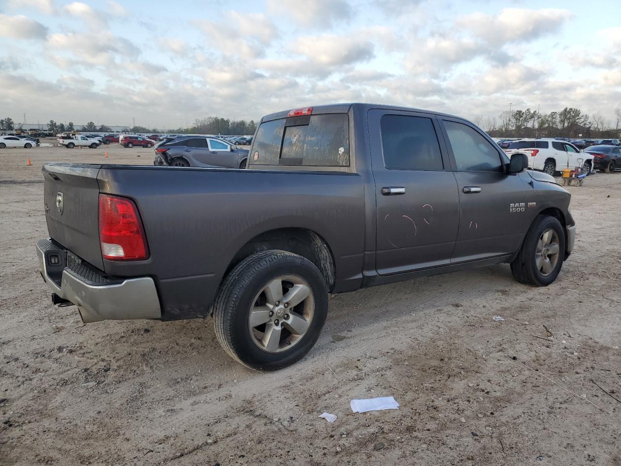 2017 RAM 1500 - Image 3