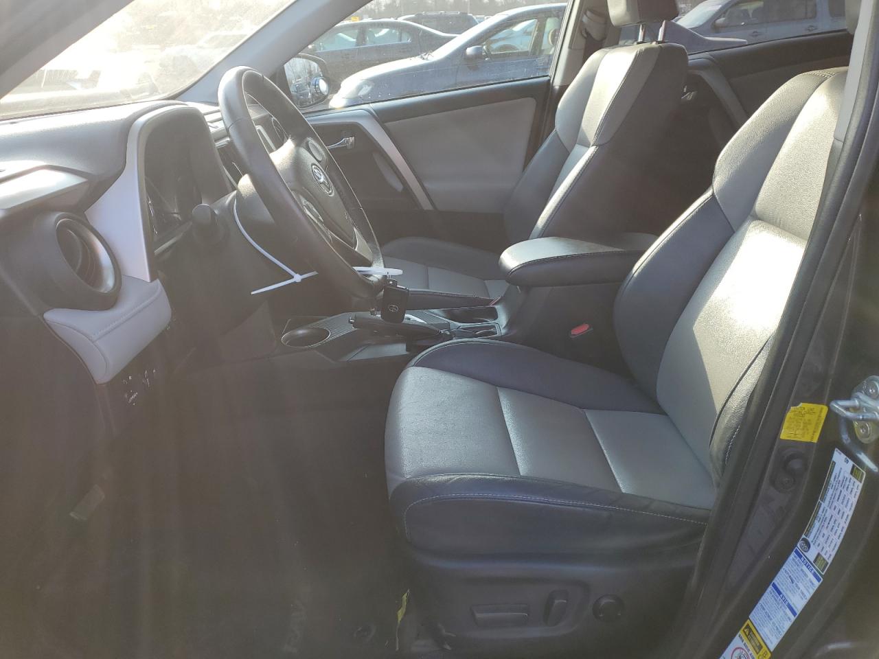 2014 Toyota RAV 4 - Image 7