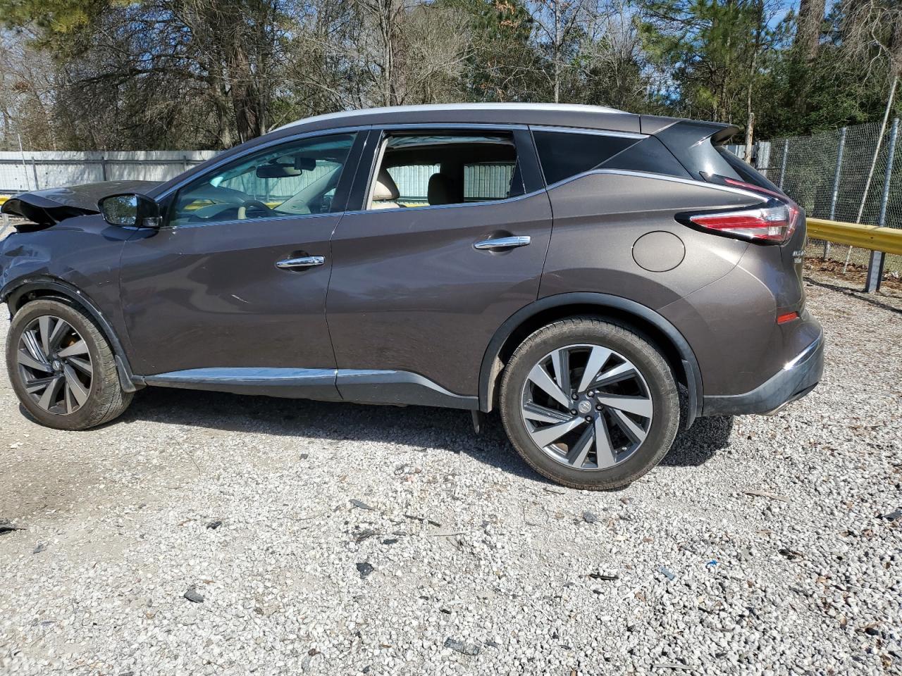 2015 Nissan Murano - Image 2