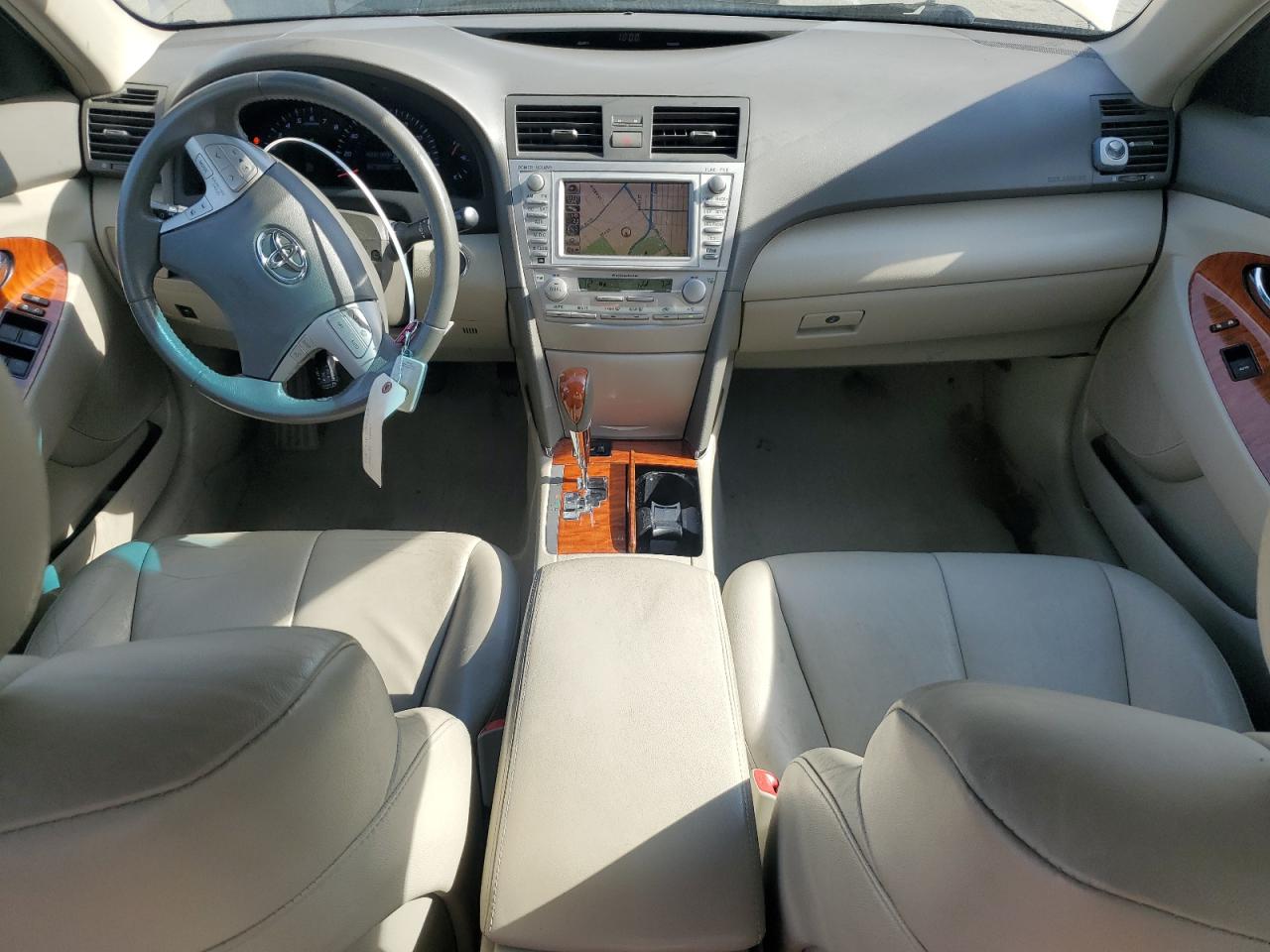 2010 Toyota Camry - Image 8