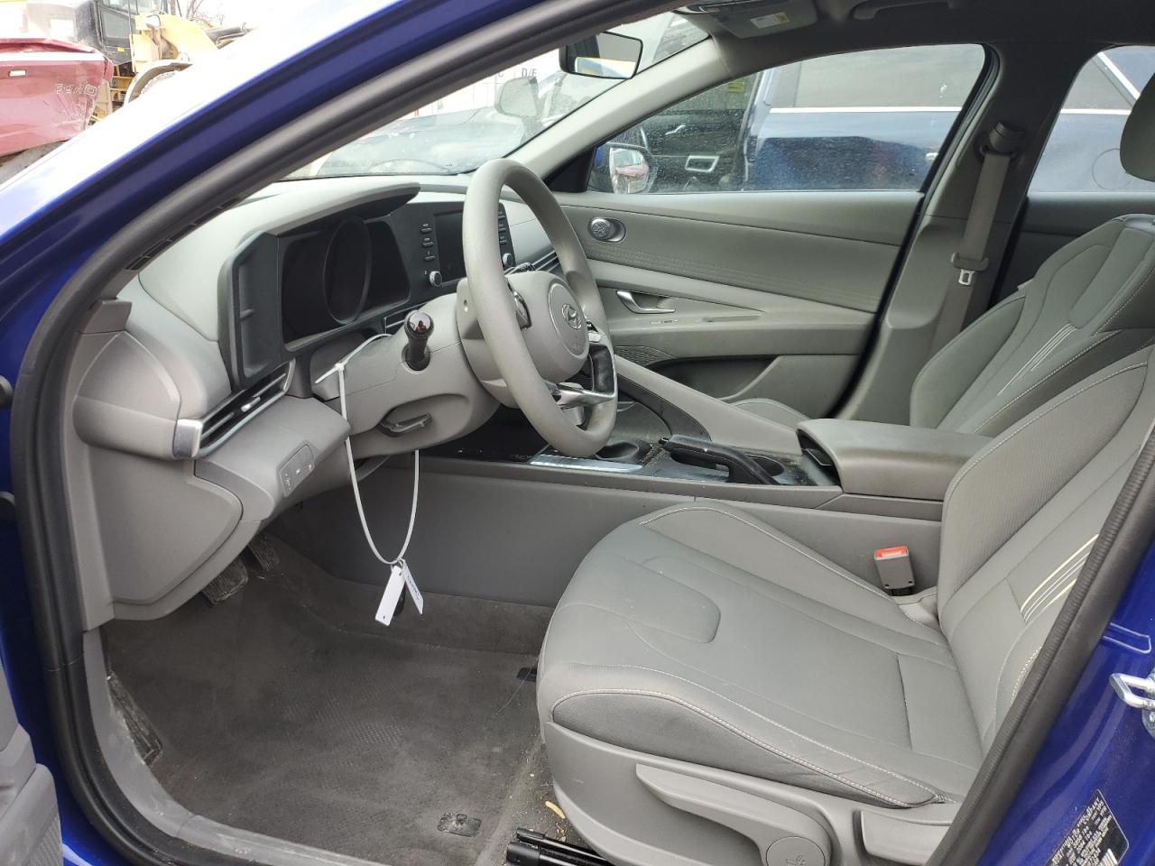 2023 Hyundai Elantra - Image 7