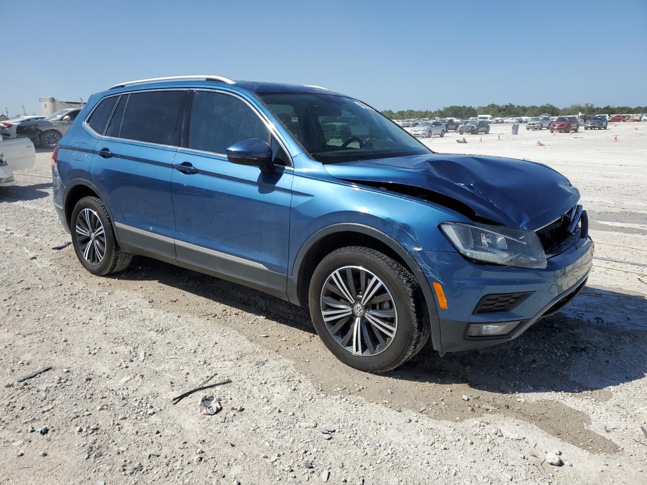 2018 Volkswagen Tiguan - Image 4