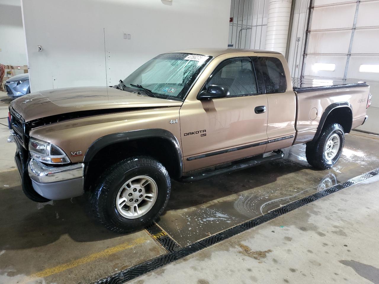 2000 Dodge Dakota - Image 1