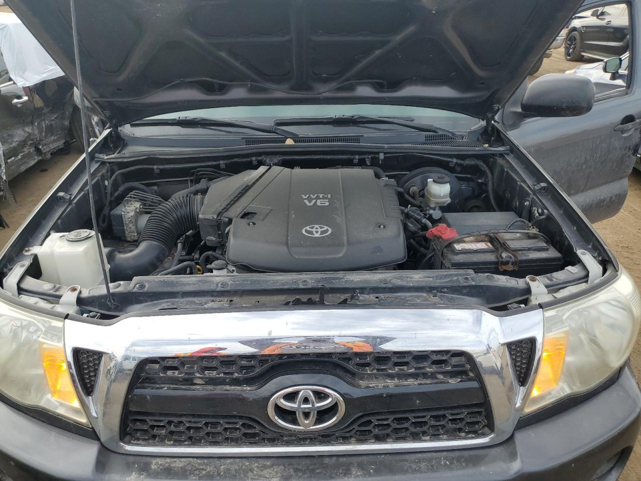2011 Toyota Tacoma - Image 11