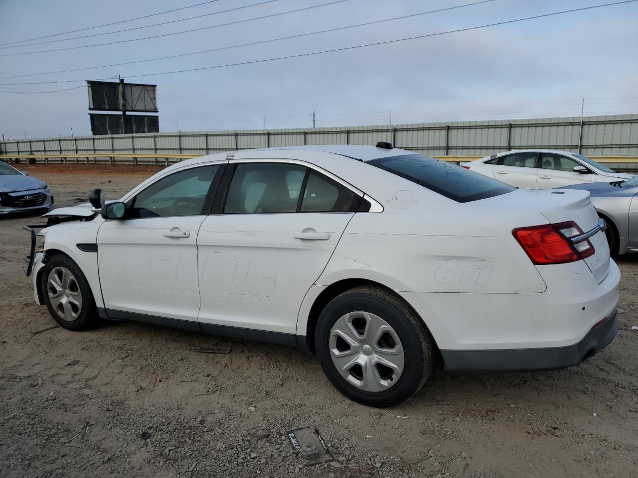 2014 Ford Taurus - Image 2