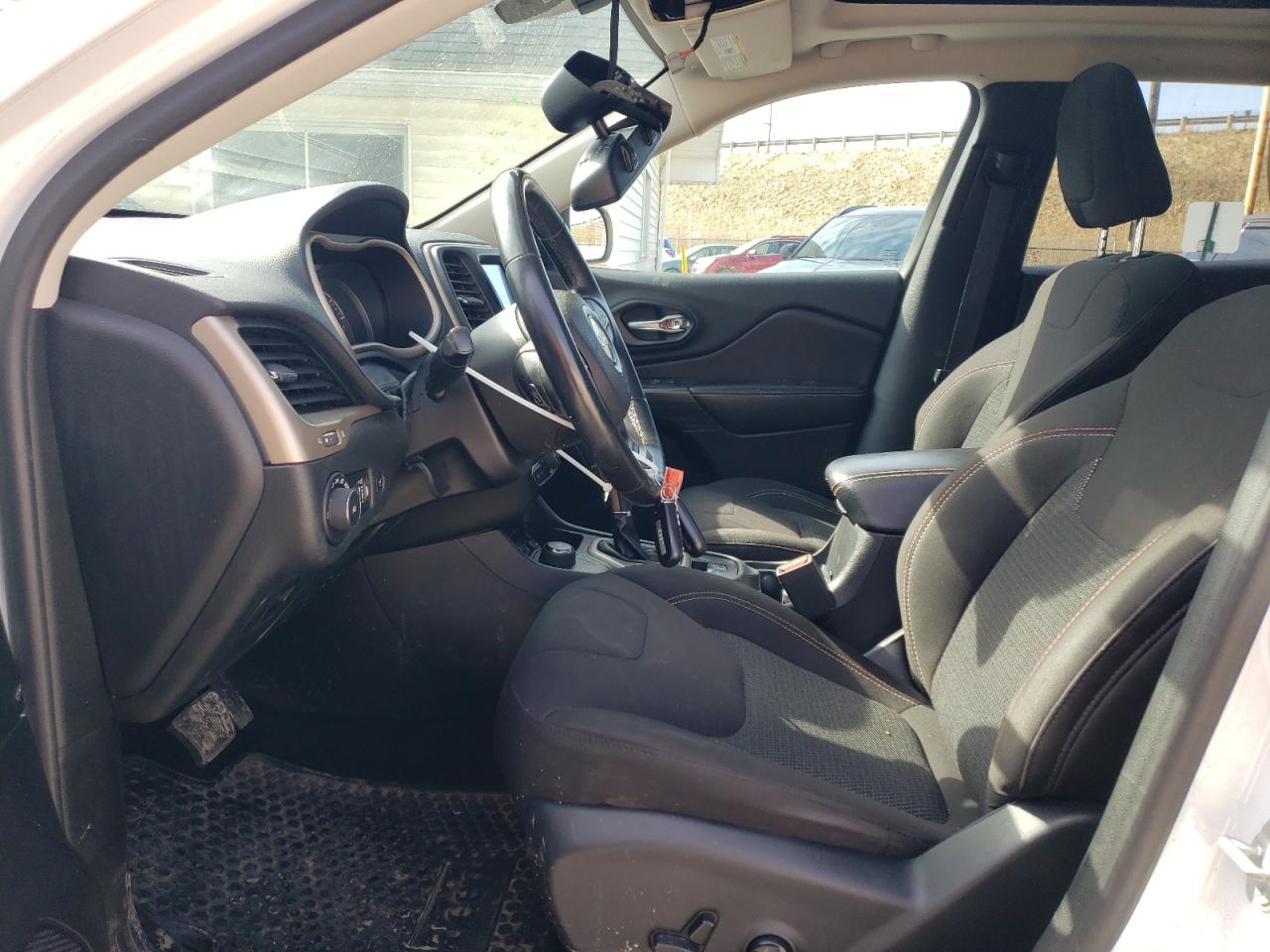 2017 Jeep Grand Cherokee - Image 7
