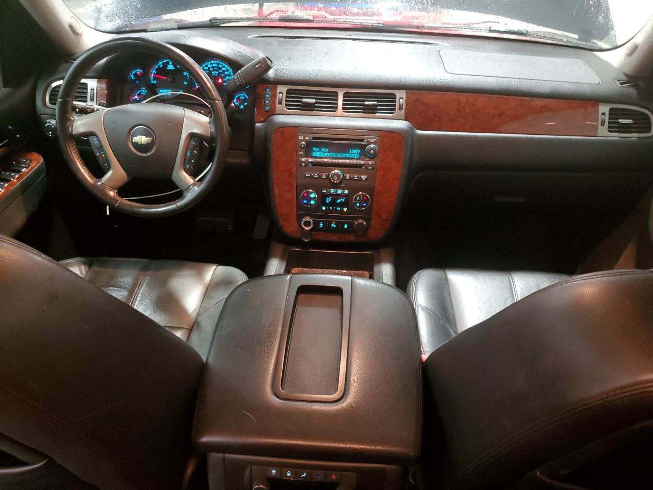 2014 Chevrolet Suburban - Image 8