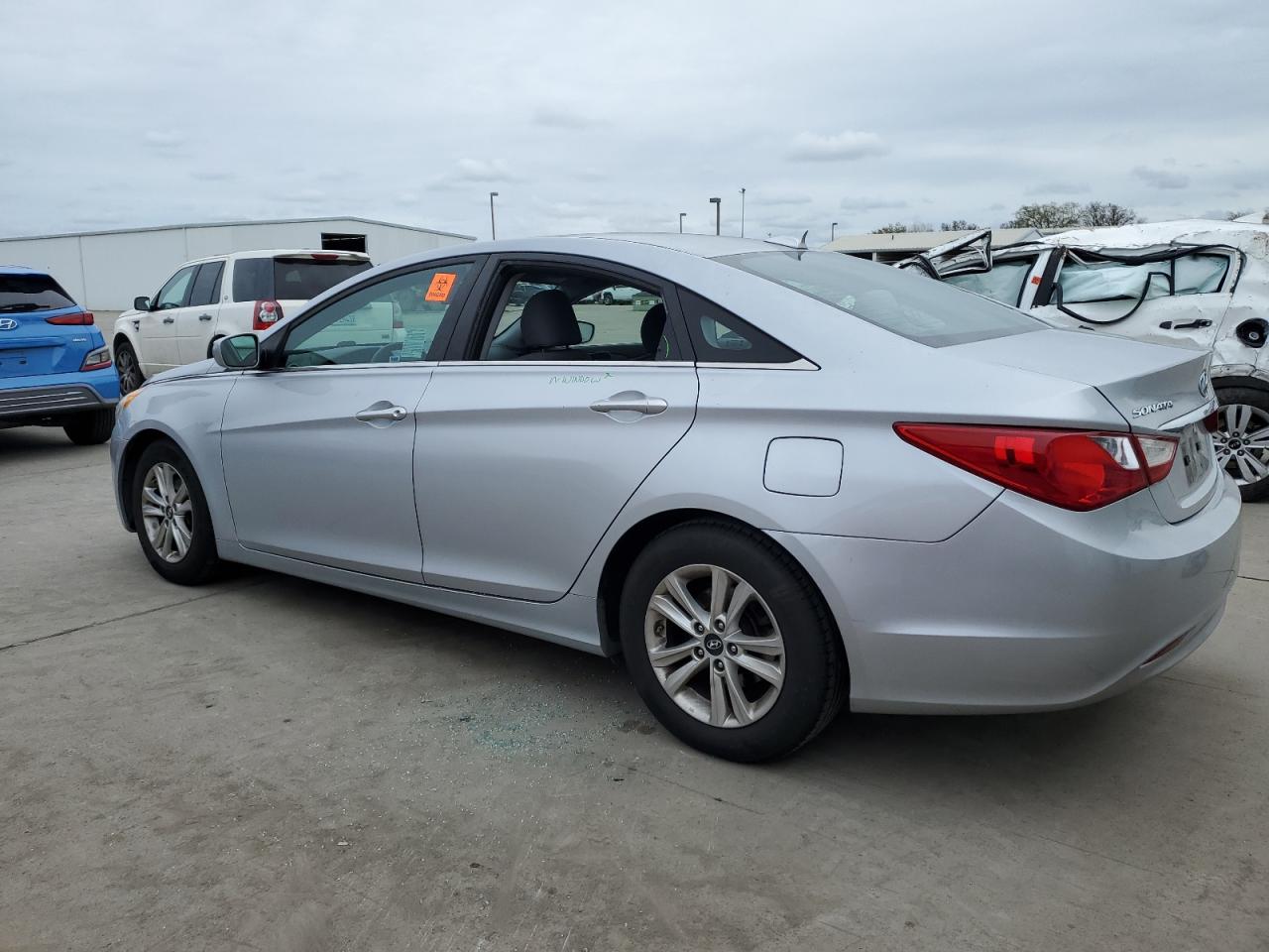 2013 Hyundai Sonata - Image 2