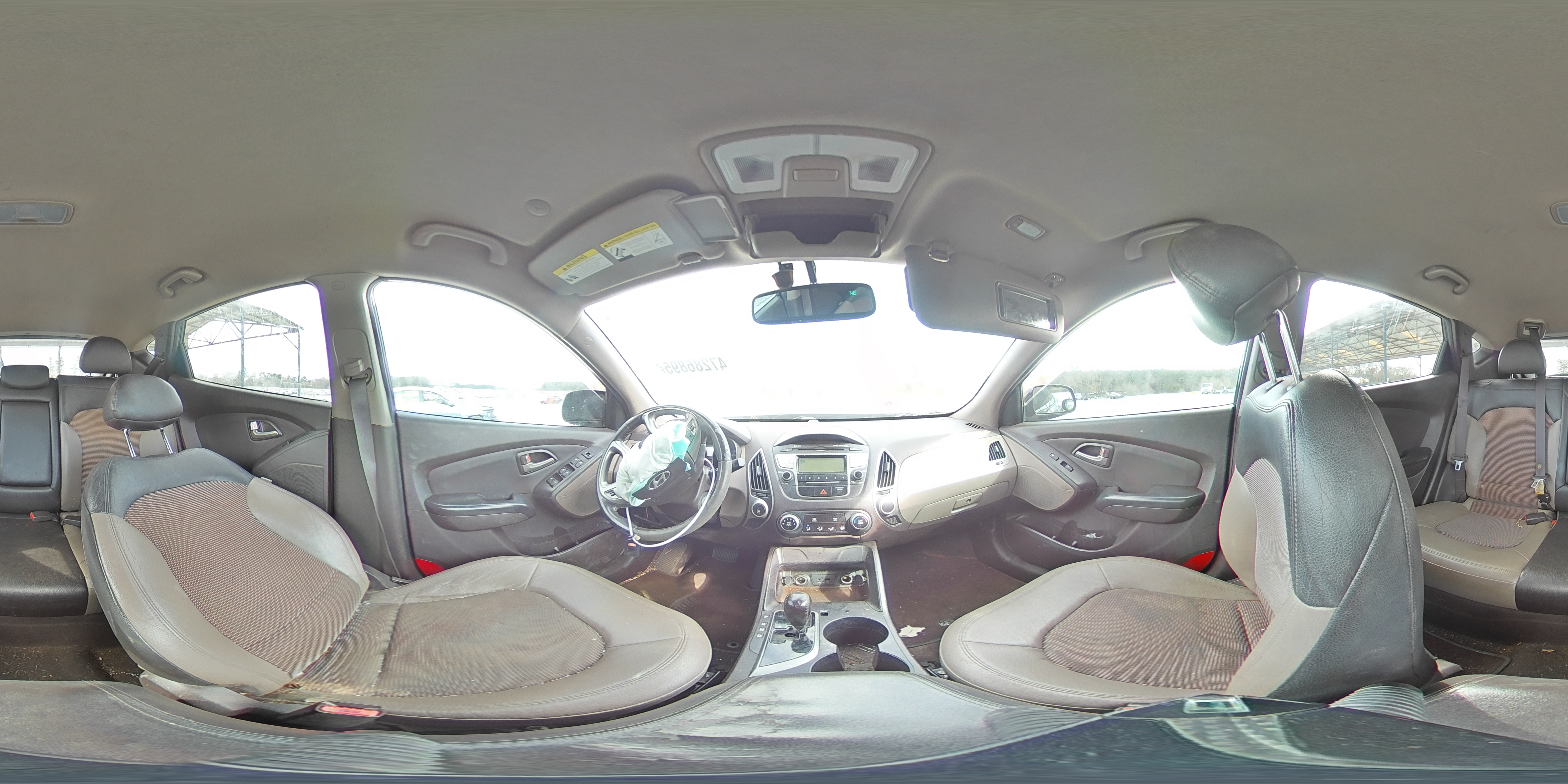 2010 Hyundai Tucson - Image 14