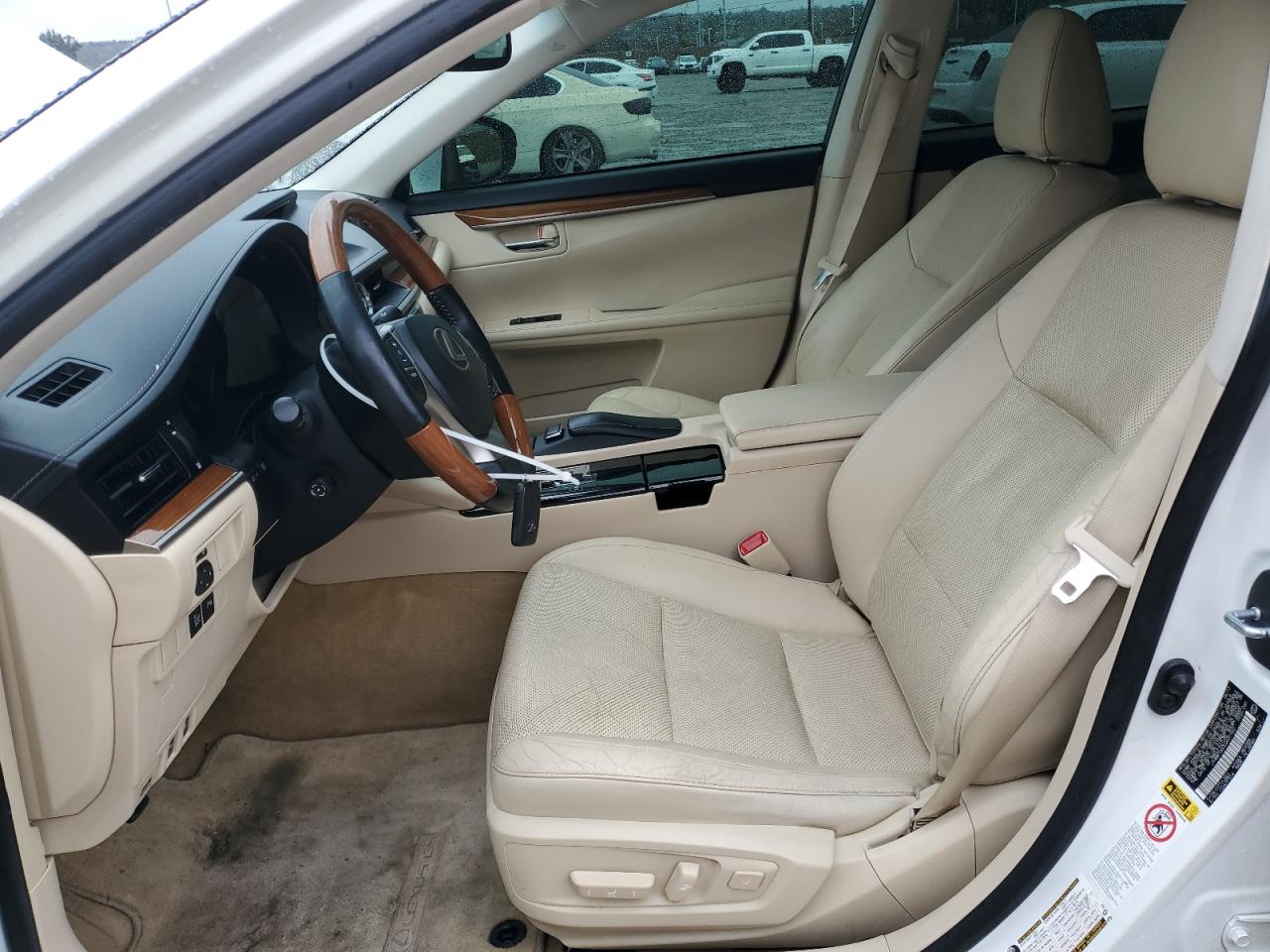 2013 Lexus ES - Image 7