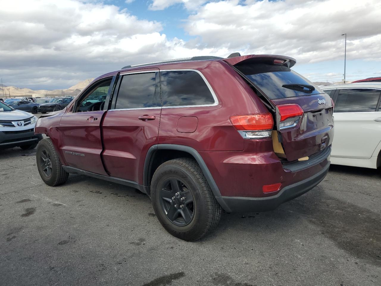 2017 Jeep Grand Cherokee - Image 2