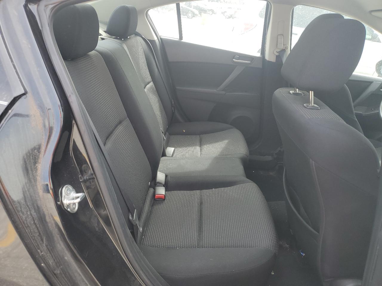 2013 Mazda 3 - Image 10
