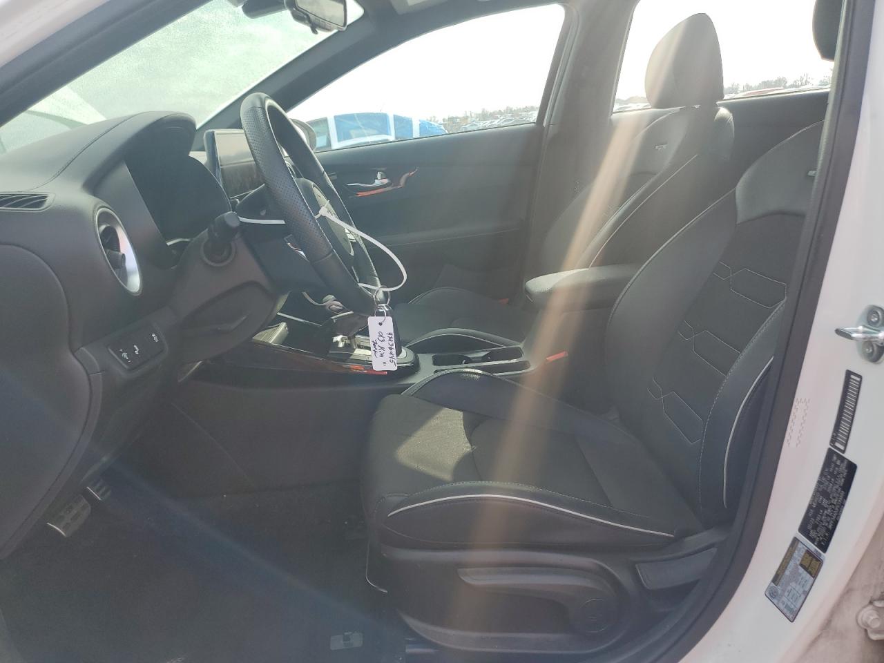 2023 Kia Forte - Image 7