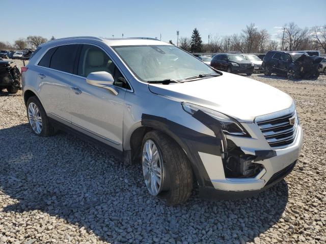  CADILLAC XT5 2017 Srebrny