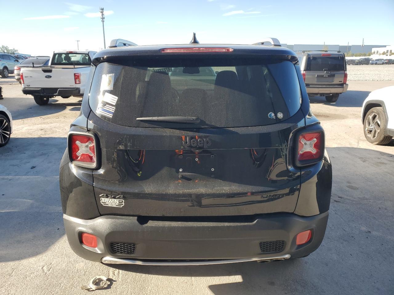 2017 Jeep Renegade - Image 6