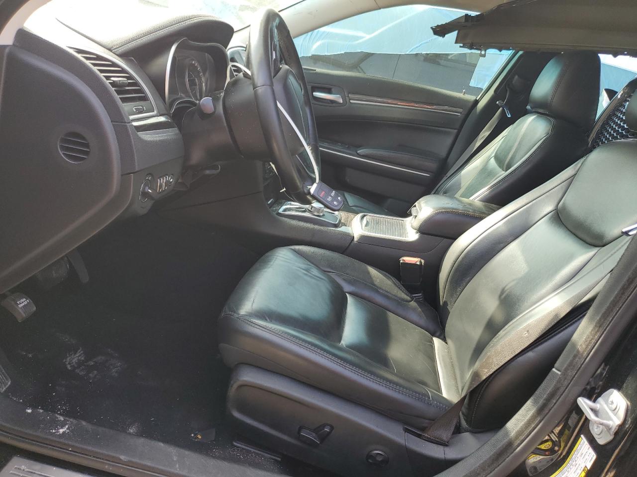 2019 Chrysler 300 - Image 7