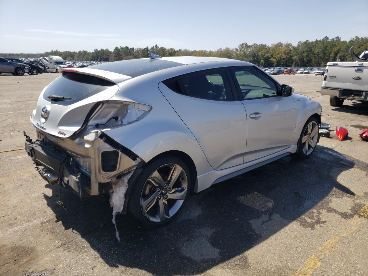 2015 Hyundai Veloster - Image 3