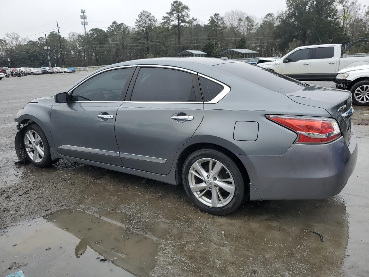 2015 Nissan Altima - Image 2