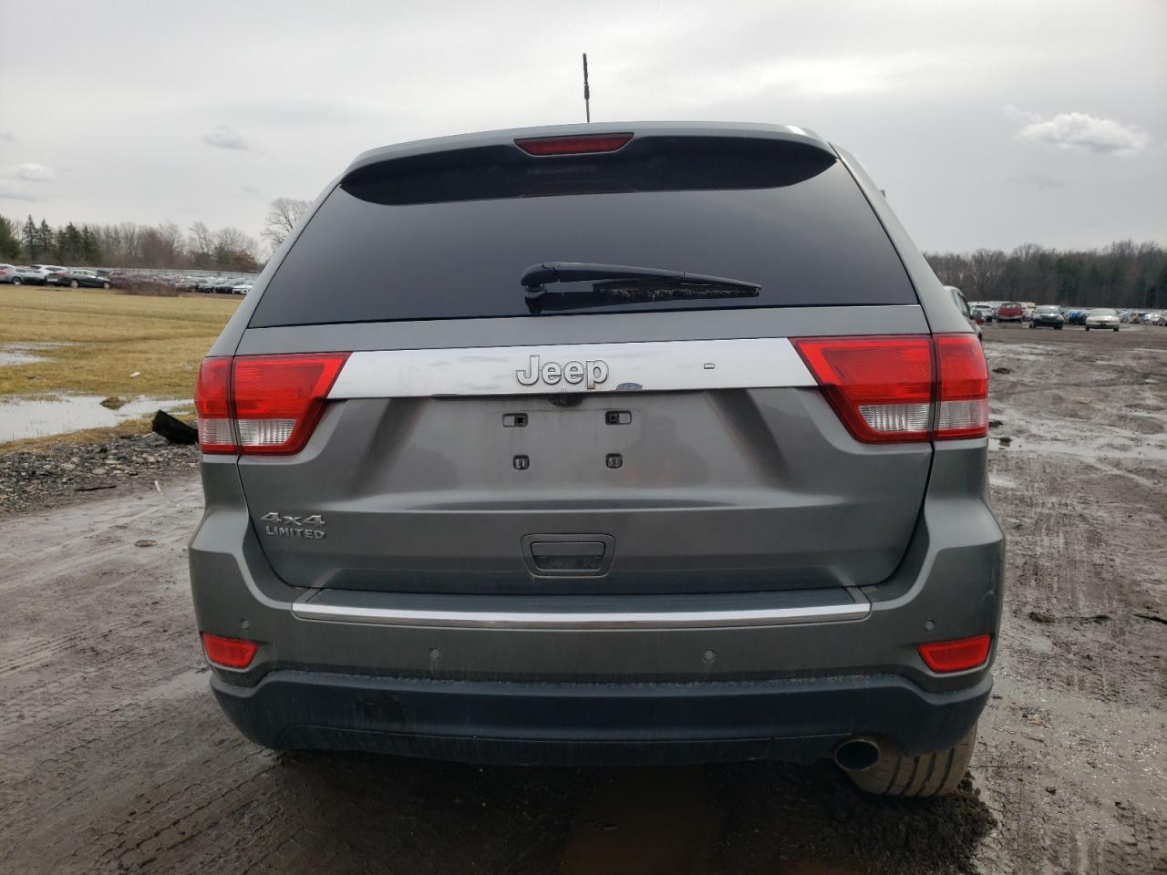 2011 Jeep Grand Cherokee - Image 6