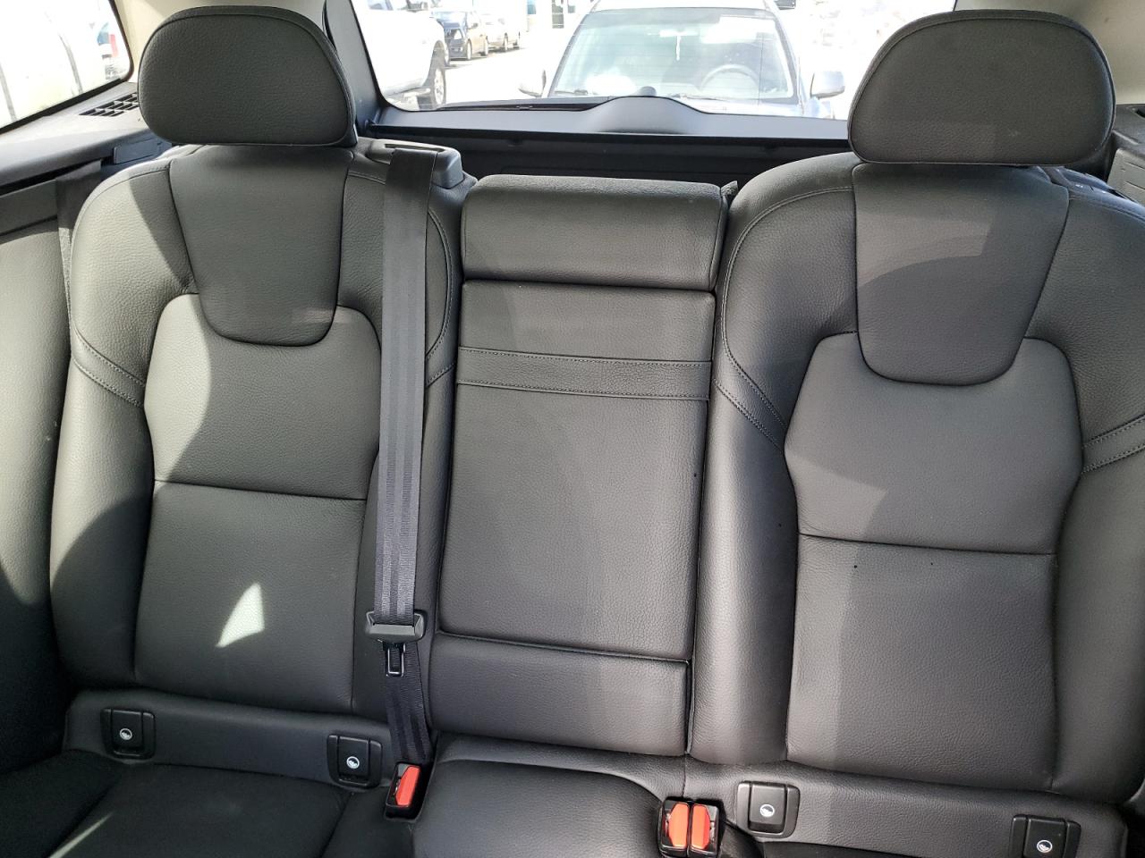 2018 Volvo XC60 - Image 10