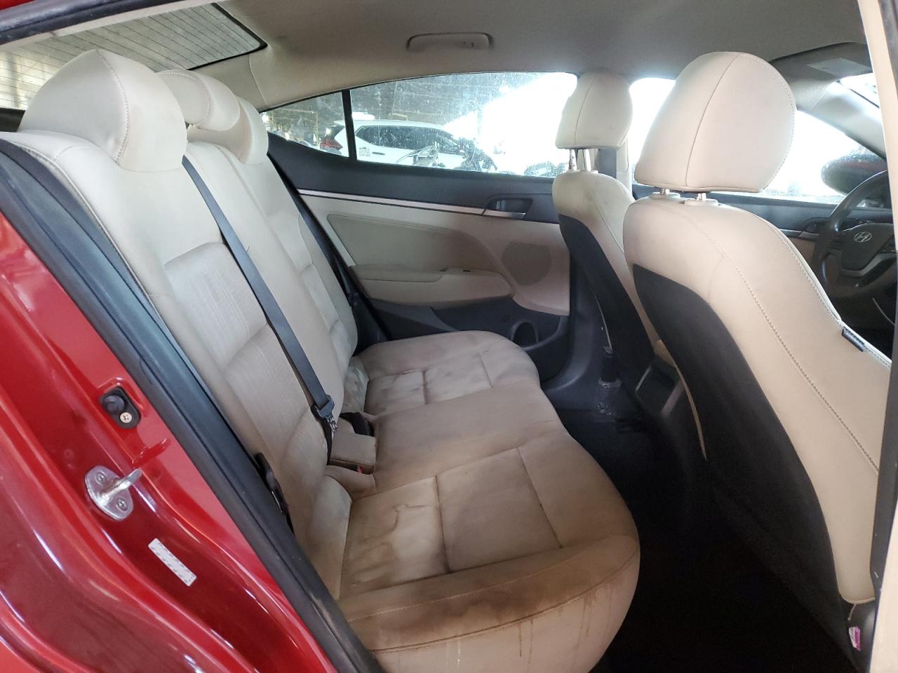 2018 Hyundai Elantra - Image 10