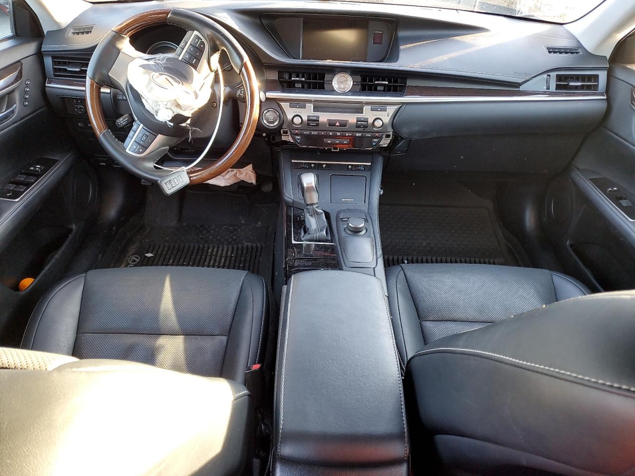 2018 Lexus ES - Image 8