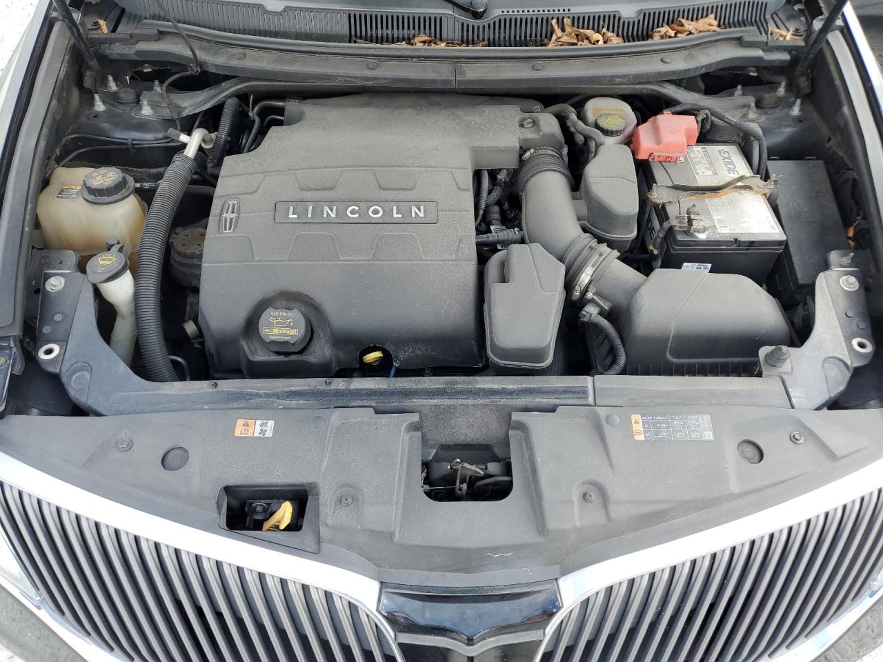 2013 Lincoln MKT - Image 12