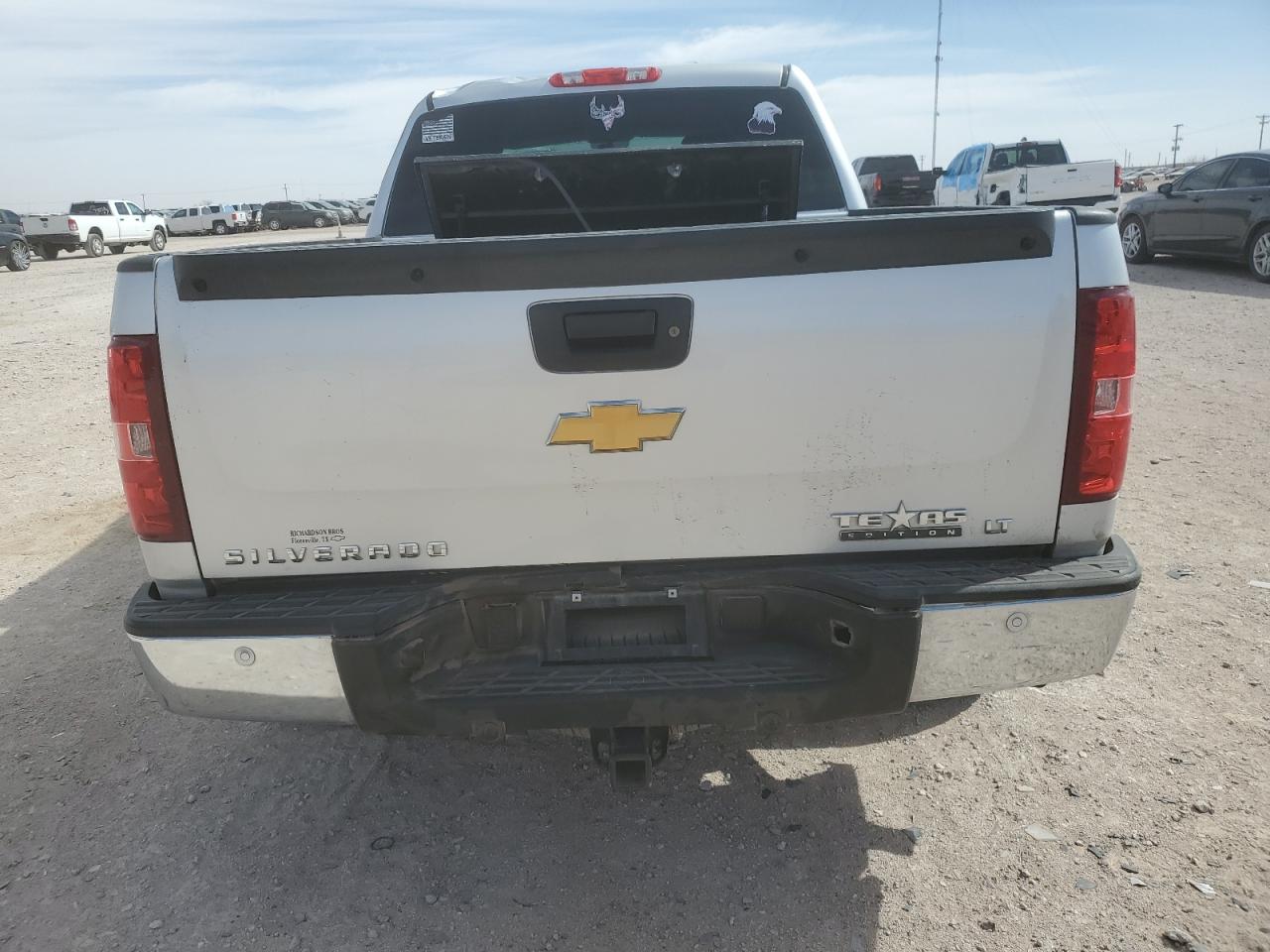 2012 Chevrolet Silverado - Image 6
