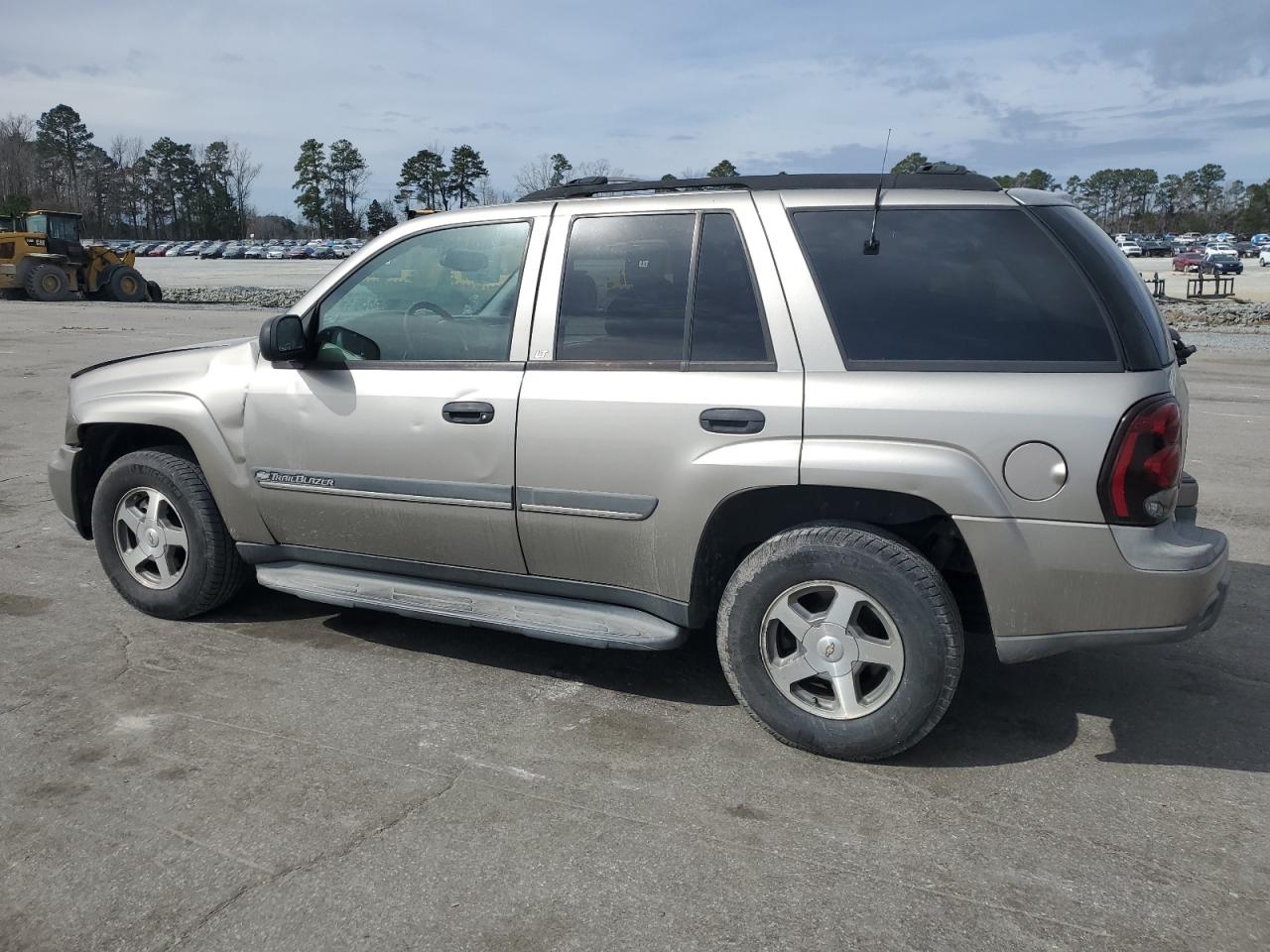 2002 Chevrolet TrailBlazer - Image 2