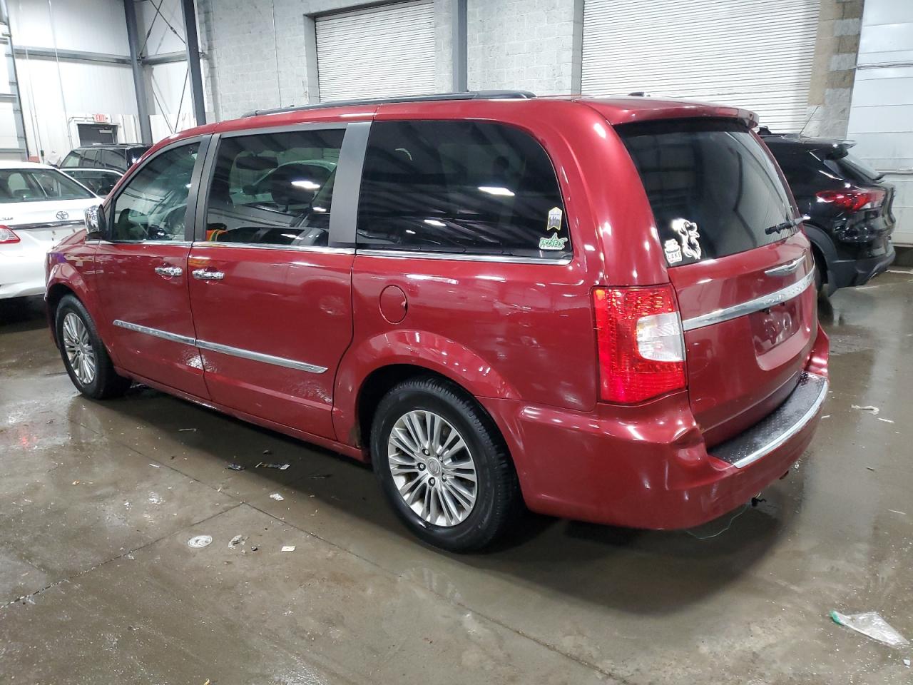 2013 Chrysler Town & Country - Image 2