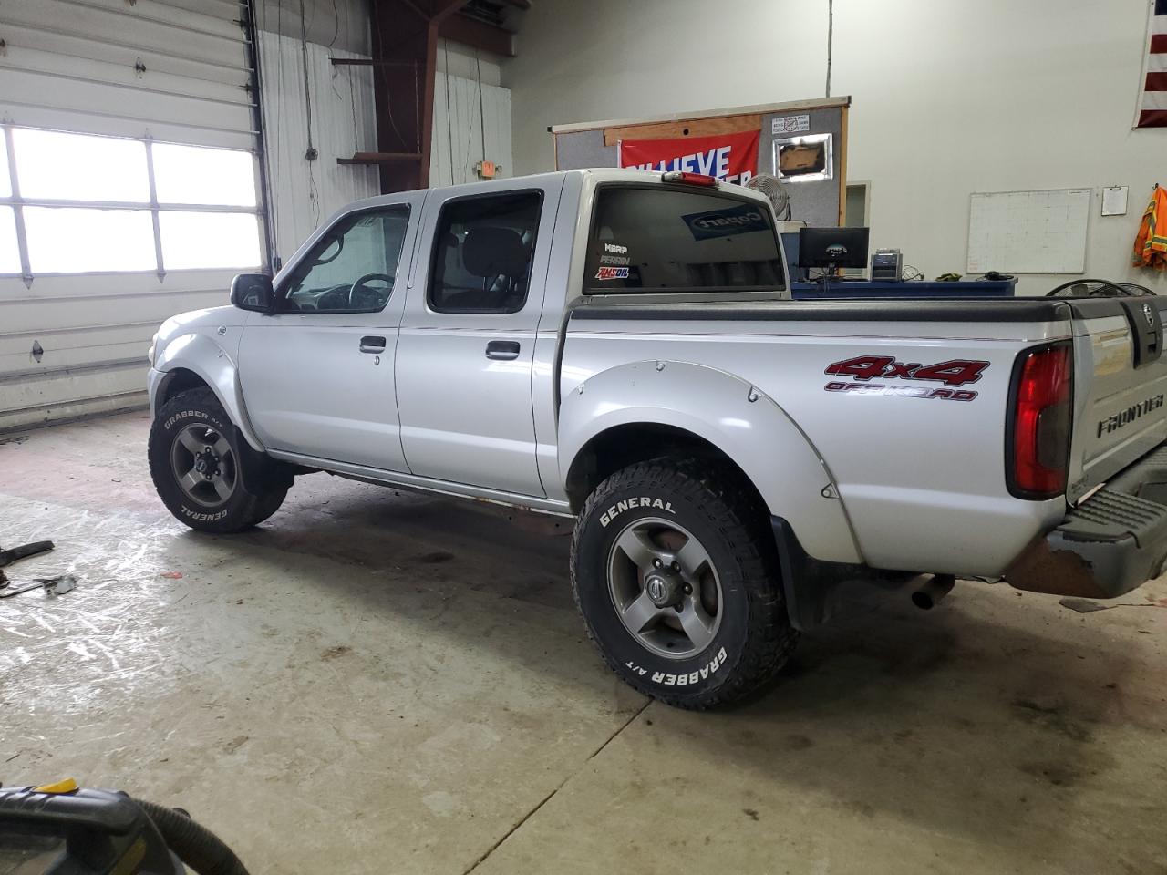 2004 Nissan Navara (Frontier) - Image 2