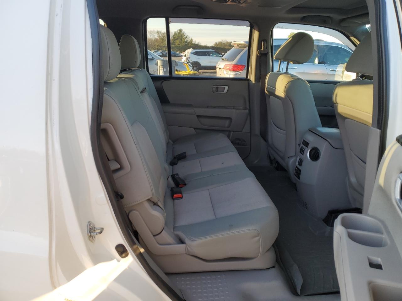 2015 Honda Pilot - Image 11
