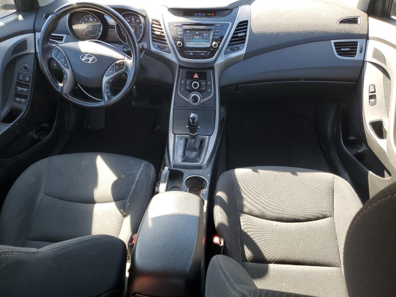 2015 Hyundai Elantra - Image 8