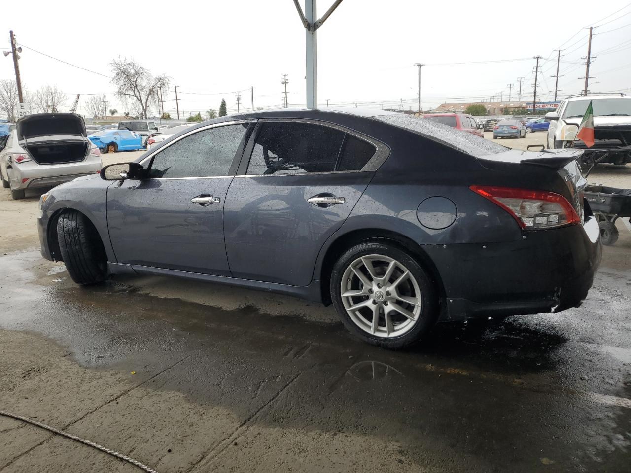 2009 Nissan Maxima - Image 2