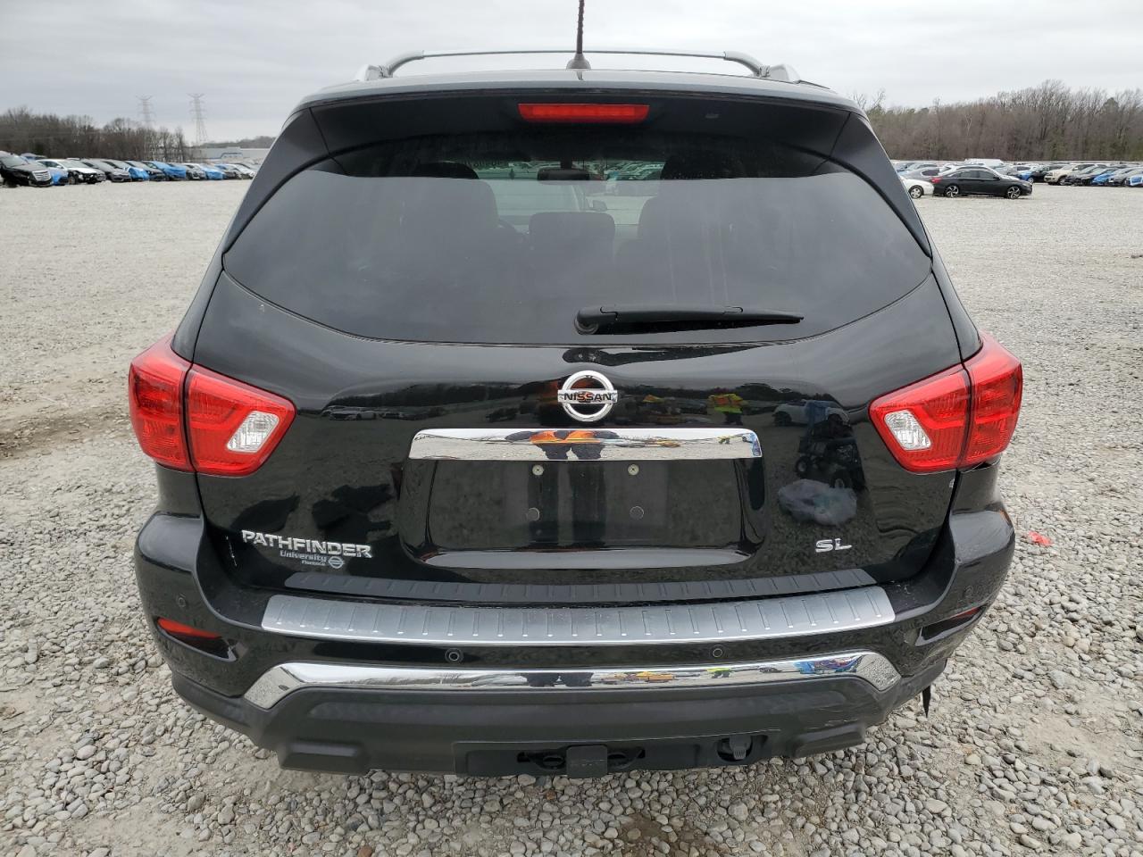 2017 Nissan Pathfinder - Image 6