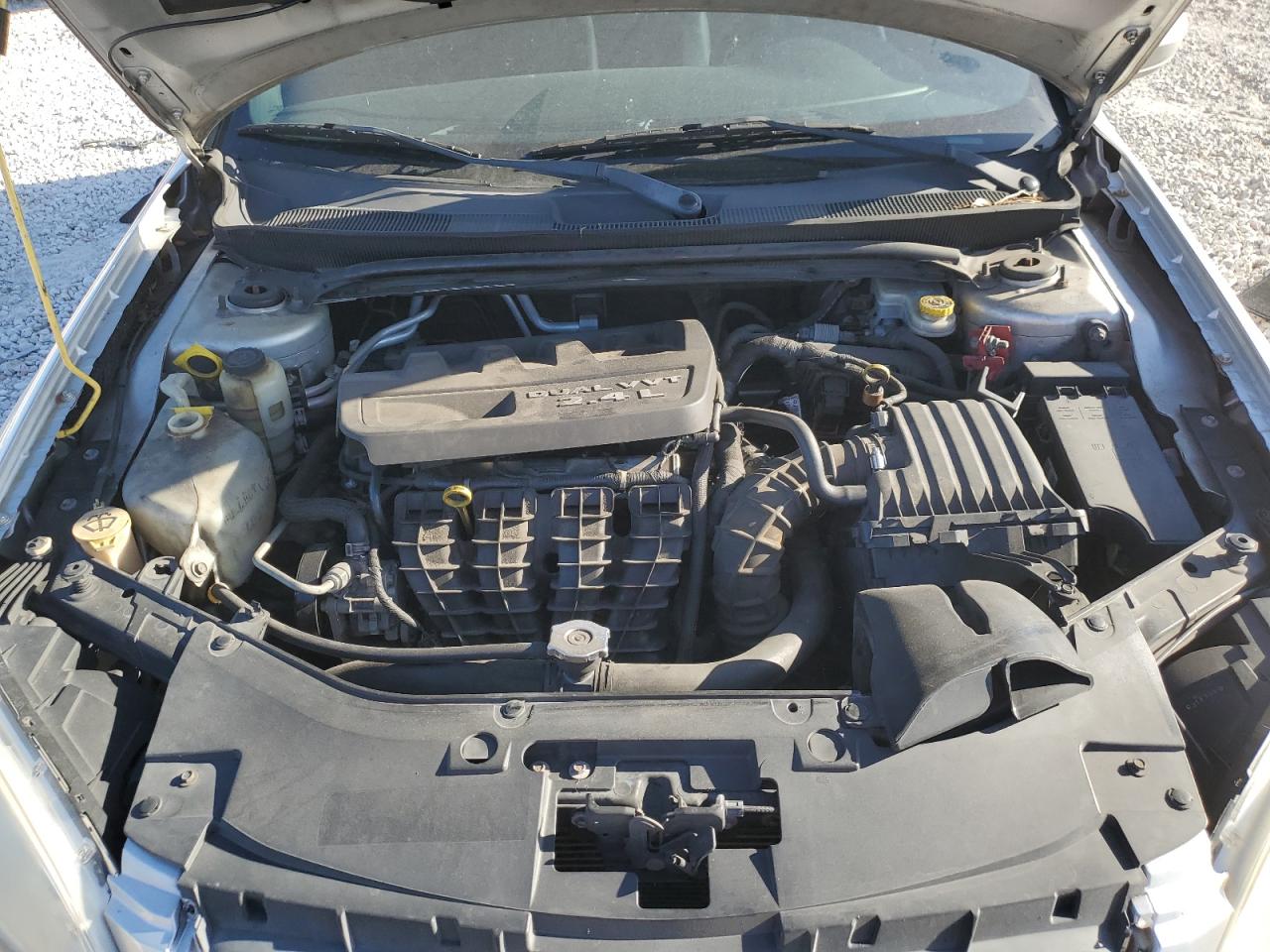 2011 Chrysler 200 - Image 11