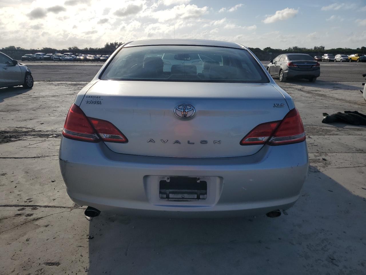 2007 Toyota Avalon - Image 6