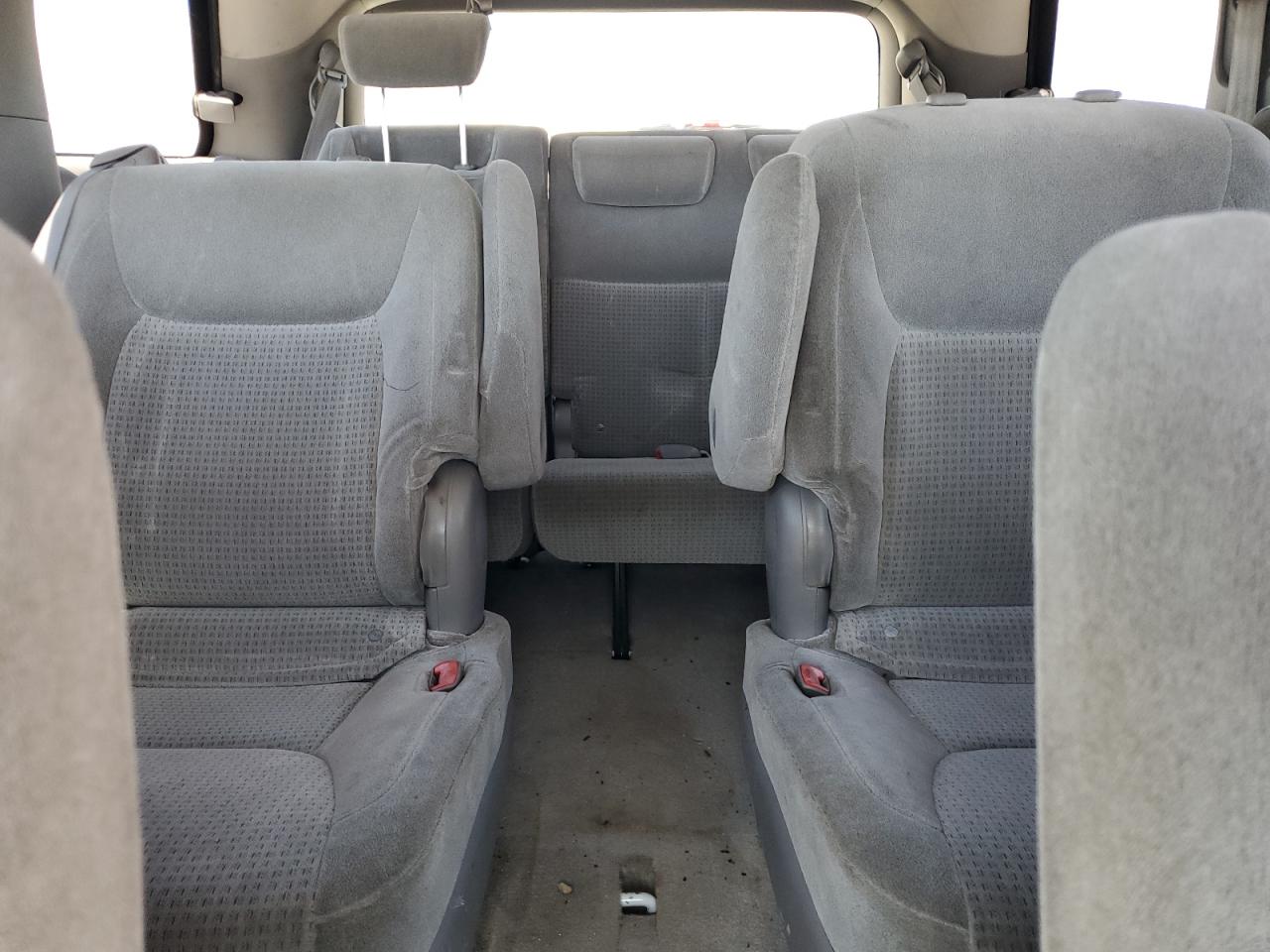 2006 Toyota Sienna - Image 10