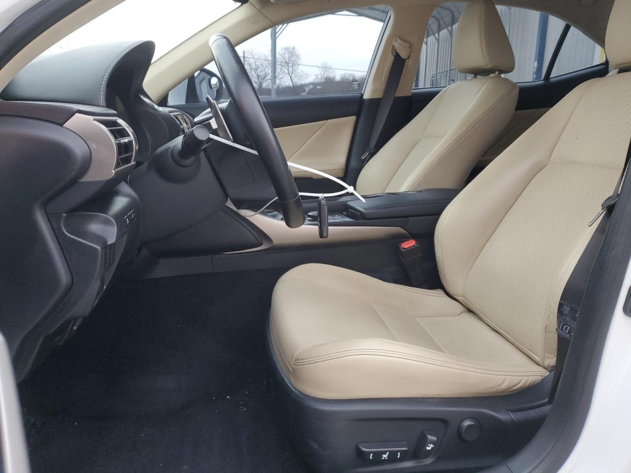 2014 Lexus IS - Image 7
