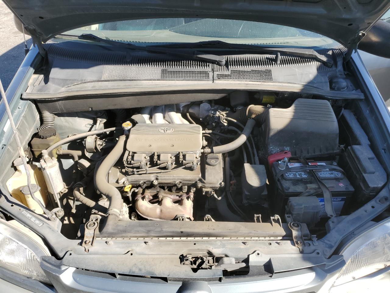 1999 Toyota Sienna - Image 12