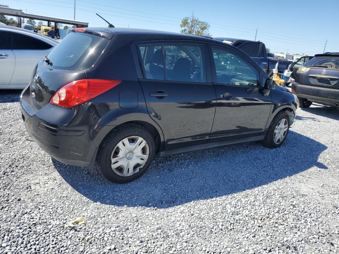 2010 Nissan Versa - Image 3