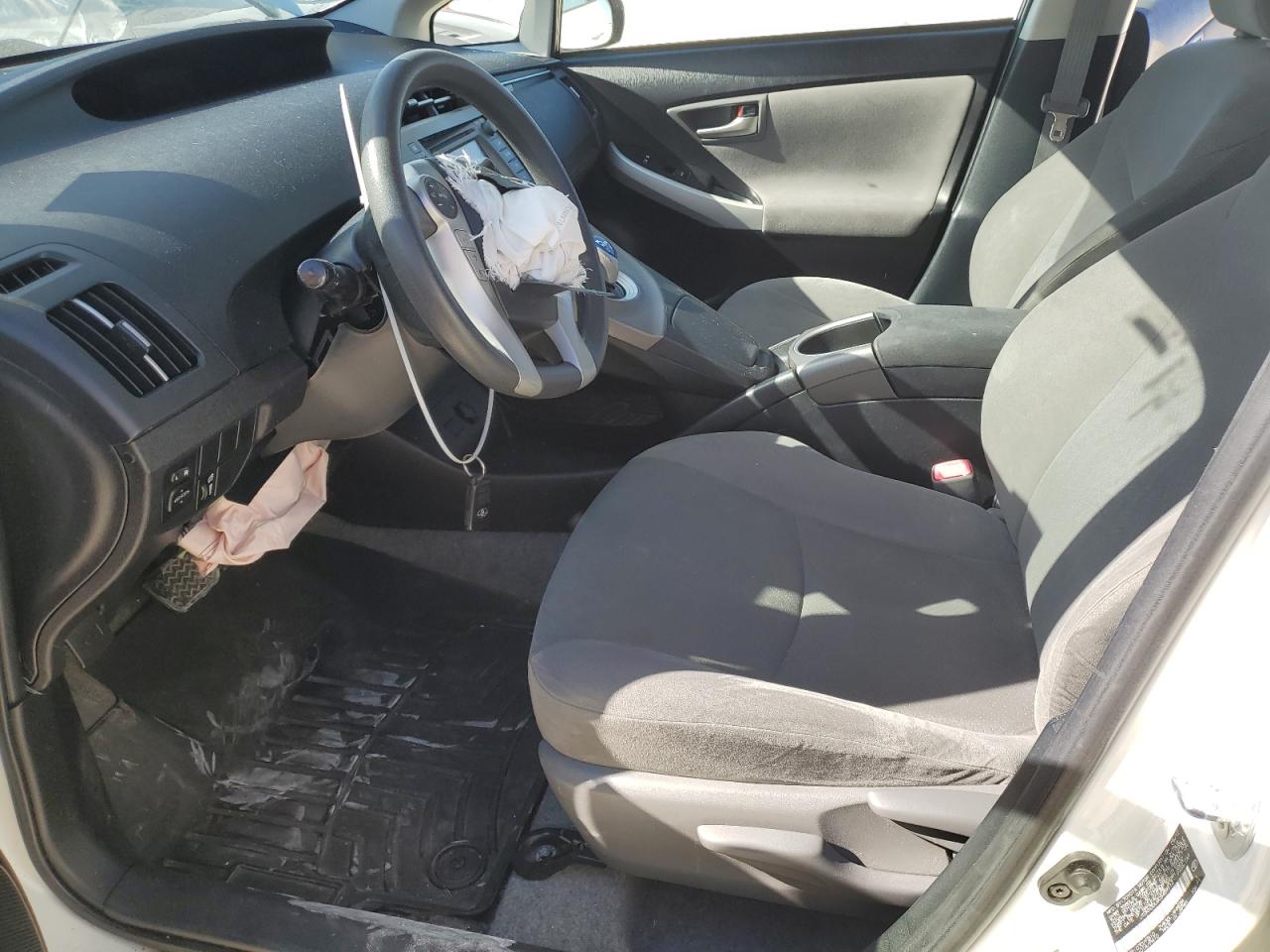 2012 Toyota Prius - Image 7