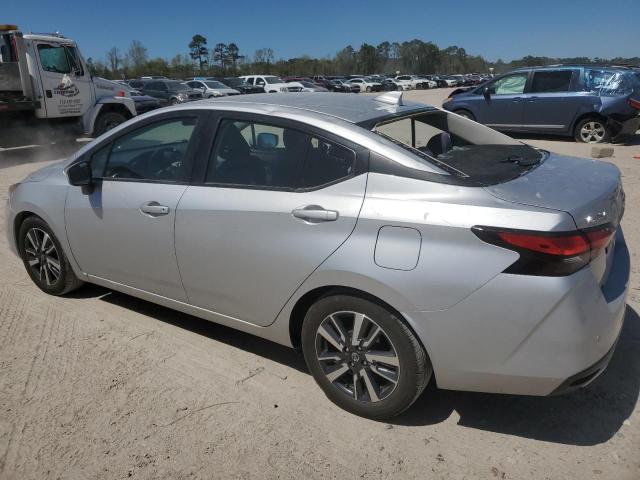  NISSAN VERSA 2021 Srebrny